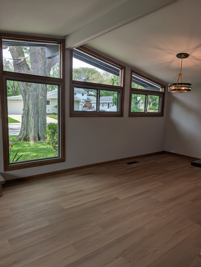 Foto del edificio - 7120 W Eden Plz