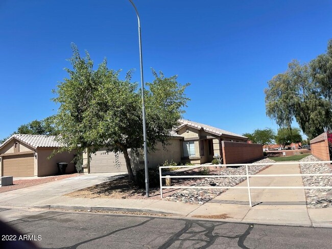 Building Photo - 3648 N 106th Ln