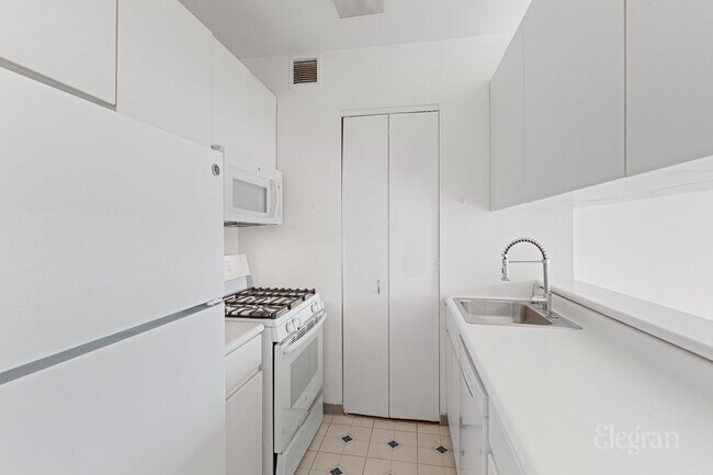 Foto del edificio - 101 W 79th St