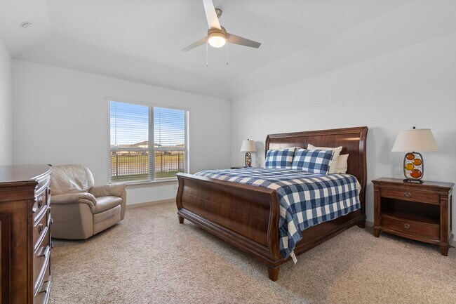 Foto del edificio - 28410 Hannahs Harbor Ln