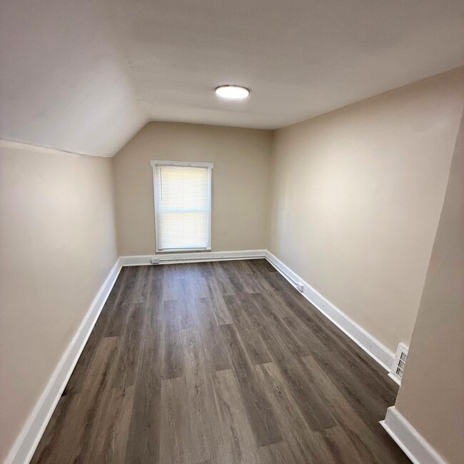 Foto del edificio - 8400 Medina Ave