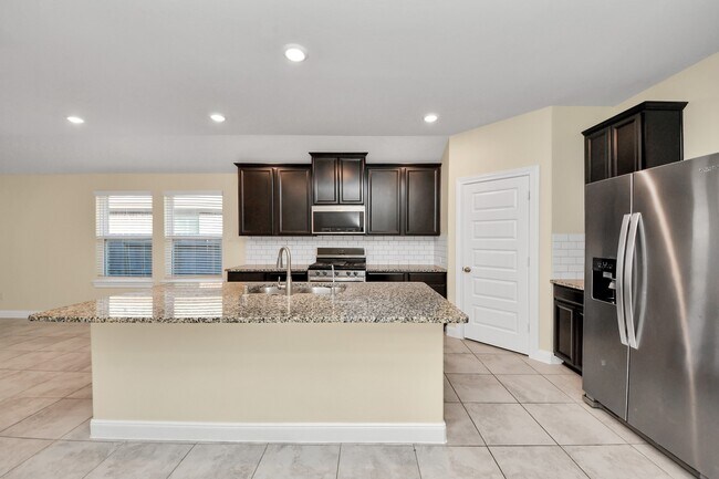 Foto del edificio - 24654 Greenwood Bay Dr