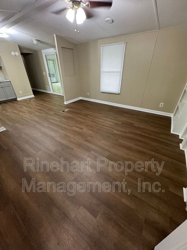 Building Photo - 3252 Balkan Dr