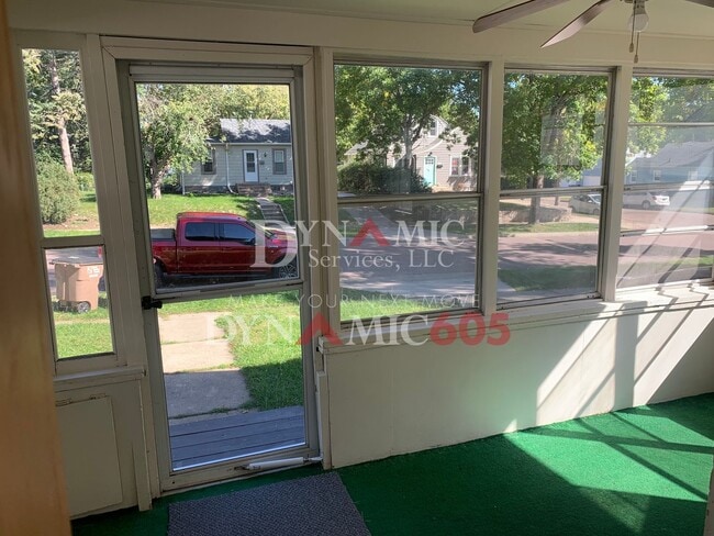 Foto del edificio - 4BD/2BA House with Double Garage by August...