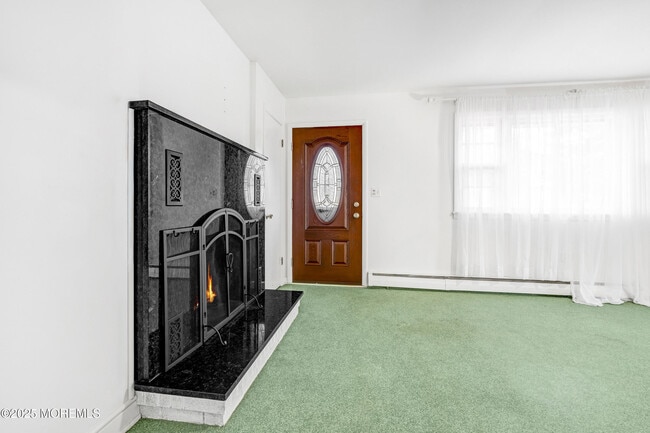 Foto del edificio - 488 Monmouth Rd