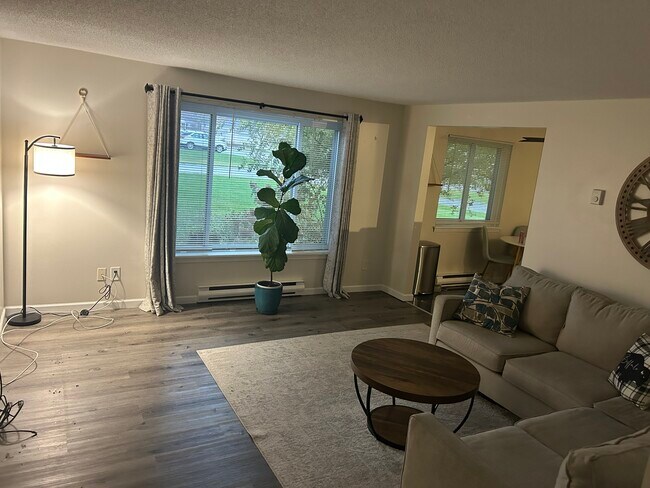 Foto del edificio - 2708 Alder Creek Dr S