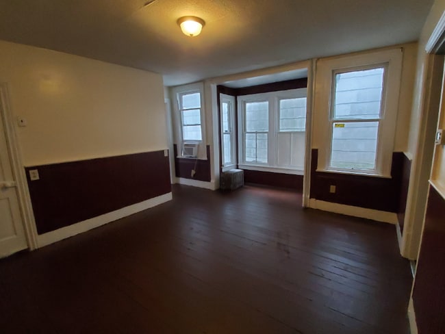 Foto del edificio - 314 N Maple Ave