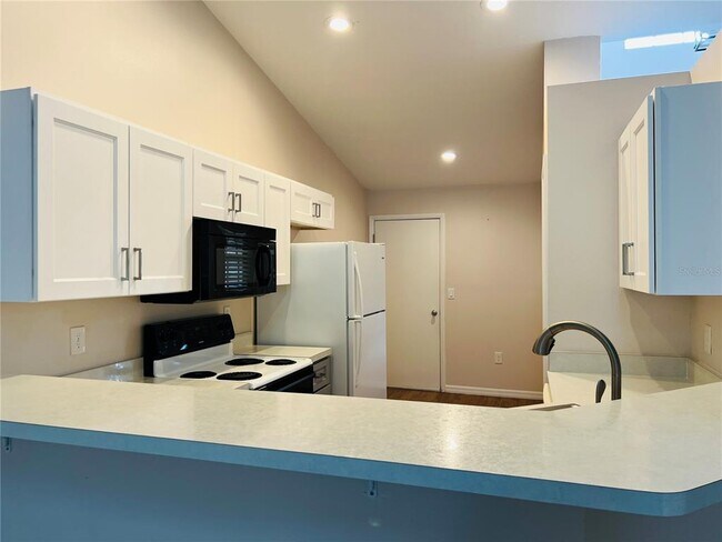 Foto del edificio - 5440 Rosewall Cir
