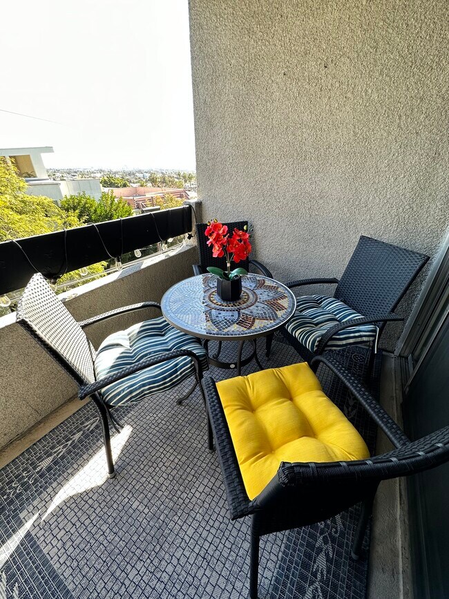Foto del edificio - 949 Larrabee St