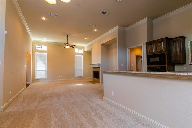 Building Photo - 4900 Ridglea Hills Ct