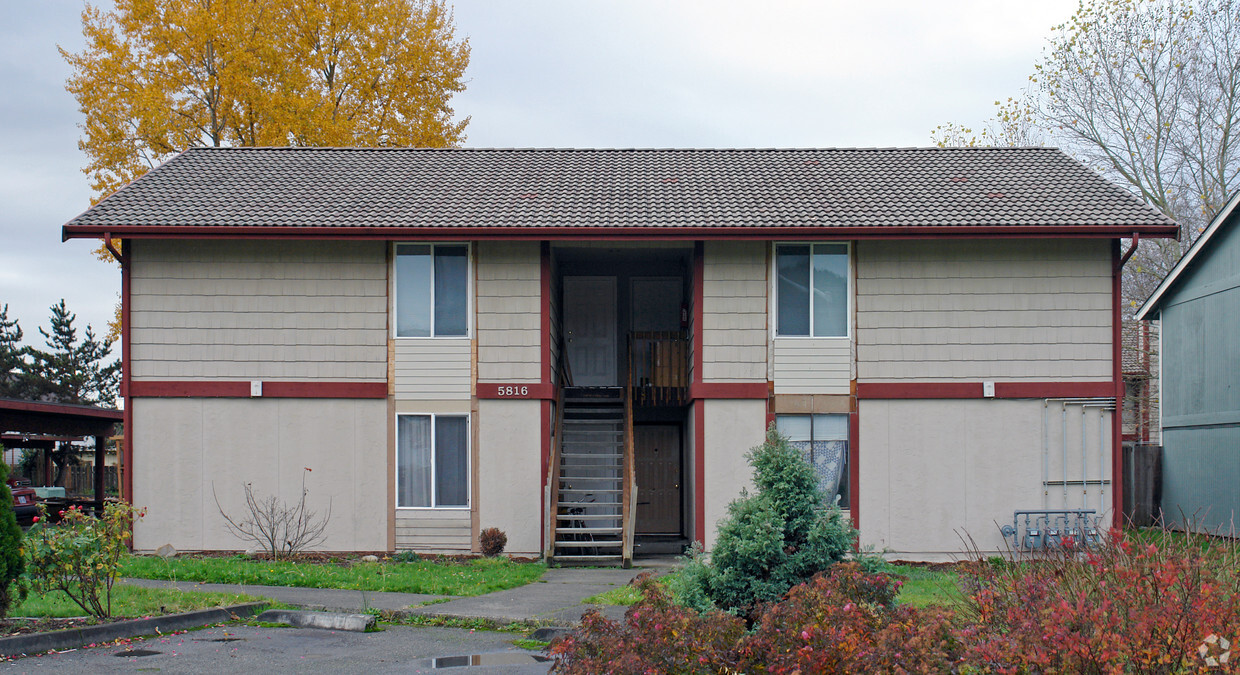 Building Photo - Sumner Gardens