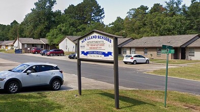 Building Photo - 301 Harper St