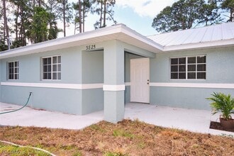 Building Photo - 3825 Hollycrest St