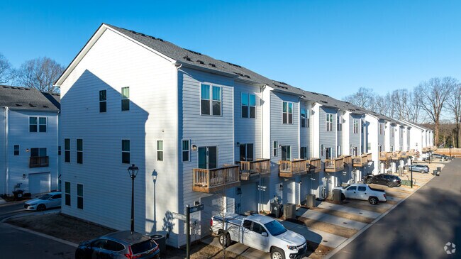 Foto del edificio - Townes at Five Points