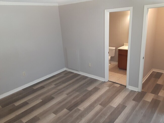Foto del edificio - 124 Countryview Ln
