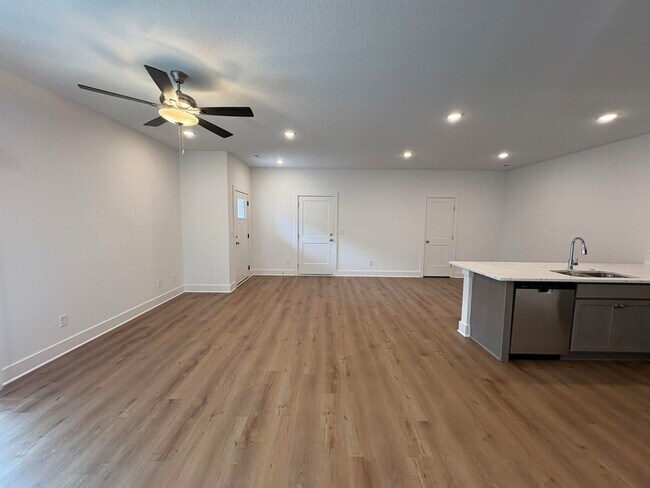 Foto del edificio - 1010 N Kansas St