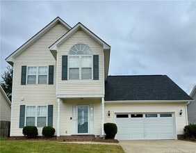 Building Photo - 2613 Gressitt Point lane