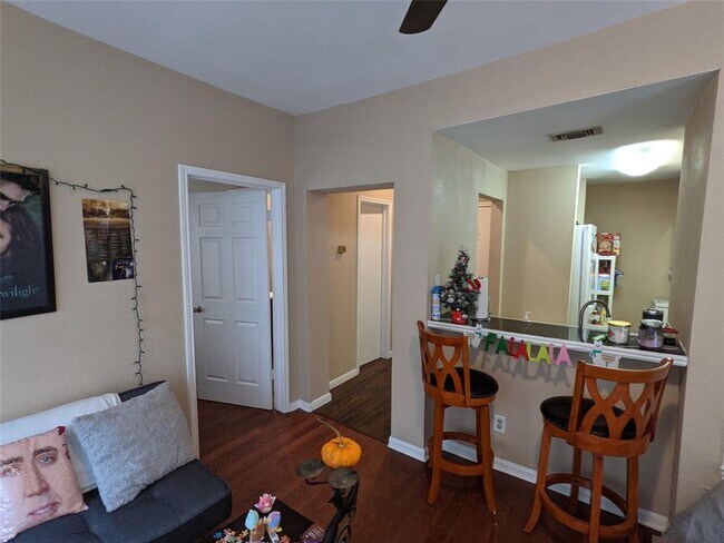 Foto del edificio - 712 W 21st St