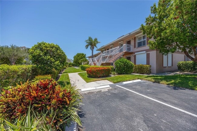 Building Photo - 1015 Mainsail Dr