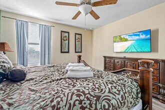 Building Photo - 1496 Moon Valley Dr