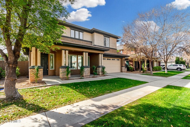 Building Photo - 3751 E Palo Verde St