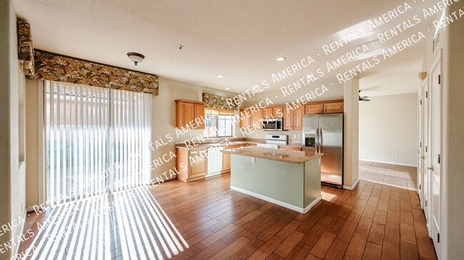 Foto del edificio - 13601 W Cypress St