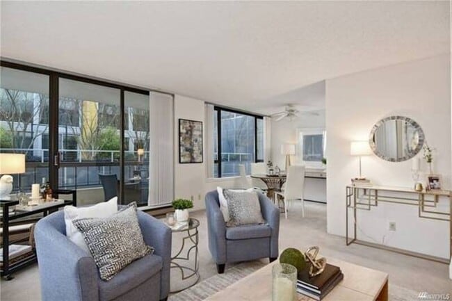 Building Photo - 2201 3rd Ave