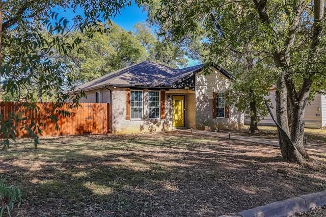 Foto principal - 1012 N Robinson St
