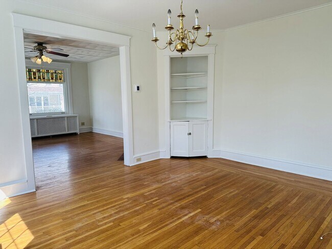 Foto del edificio - 1258 Girard Ave