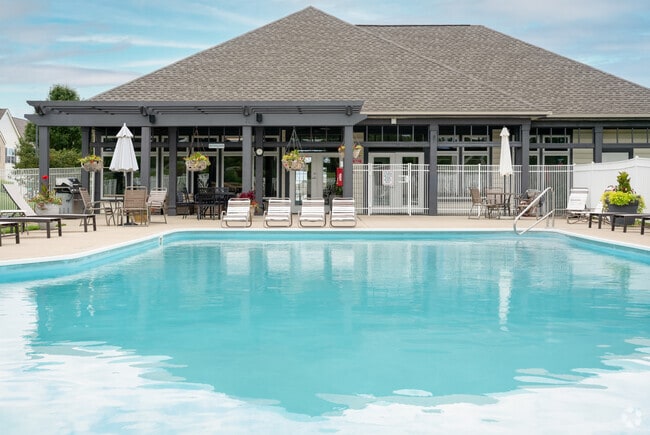 Sparkling Pool with Sundeck - Catalina Club Apartments