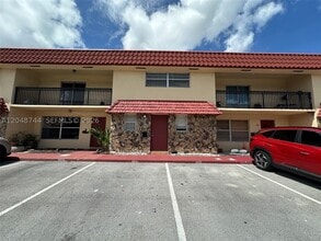 Building Photo - 6631 SW 41st Dr