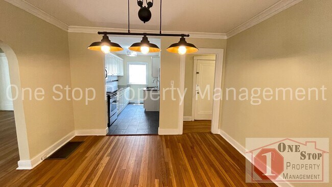 Foto del edificio - Charming 2-bedroom, 1-bath Duplex in Kansa...