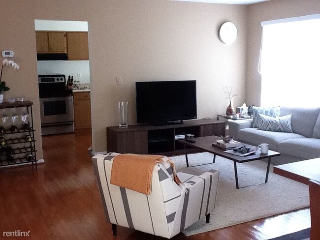 Building Photo - 7106 Swansong Way