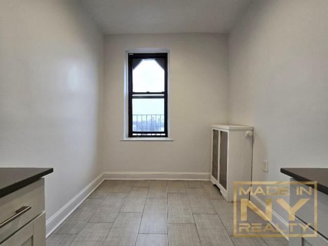 Building Photo - 1 bedroom in ASTORIA NY 11102