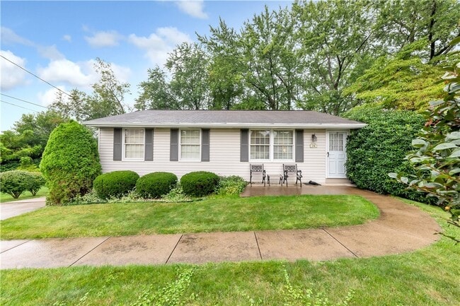 Building Photo - 236 Cresthaven Ln