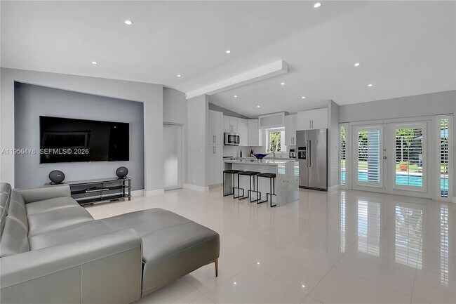 Foto del edificio - 8015 SW 136th St