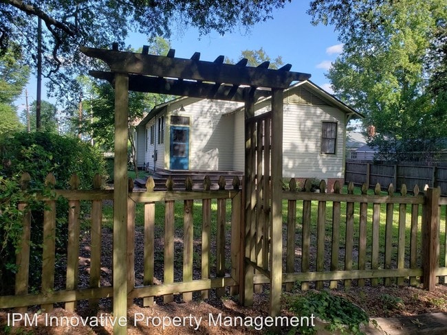 Building Photo - 4 br, 2 bath House - 701 South Coit Street