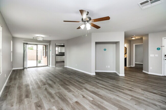 Foto del edificio - 2707 E Bart St