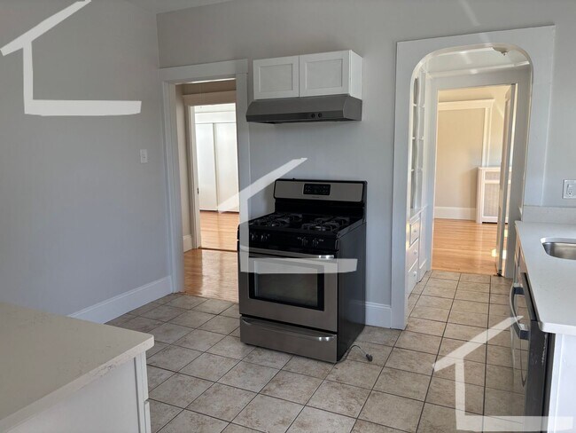 Large newly renovated pet friendly 4 bed n... - Large newly renovated pet friendly 4 bed n... House