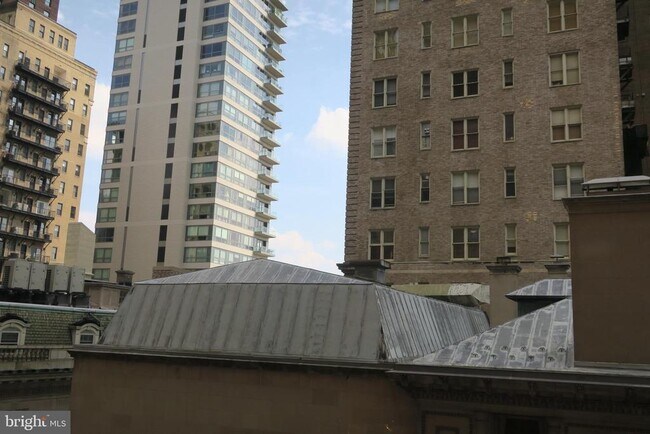 Building Photo - 219 S 18th St