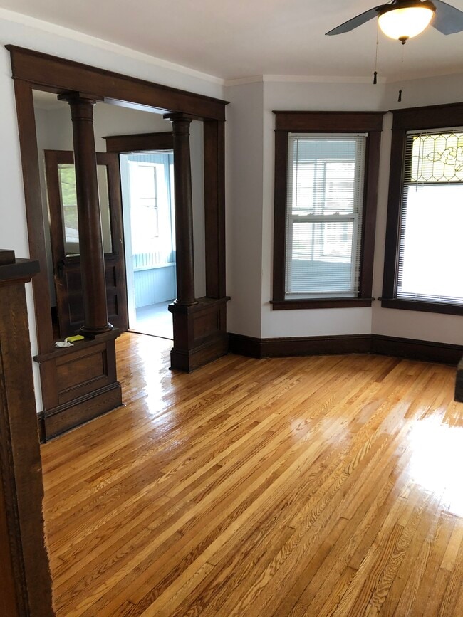 Building Photo - 640 Morris St