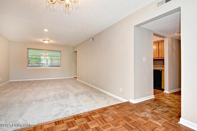 Foto del edificio - 3820 RiverOaks Ln