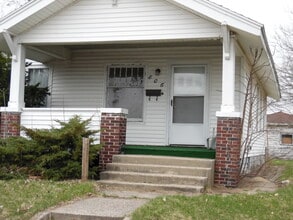 Building Photo - 806 N Brookfield St