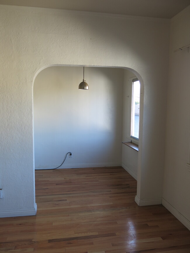 Building Photo - 606 N Occidental Blvd