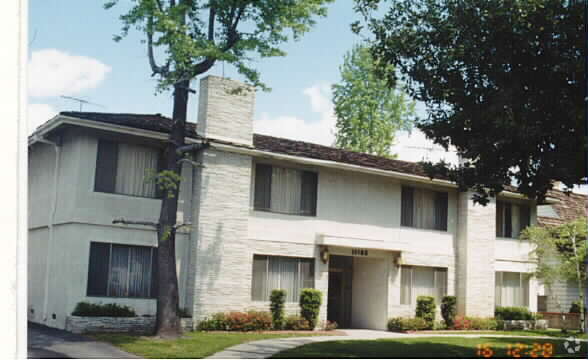 Building Photo - 11165 Huston St
