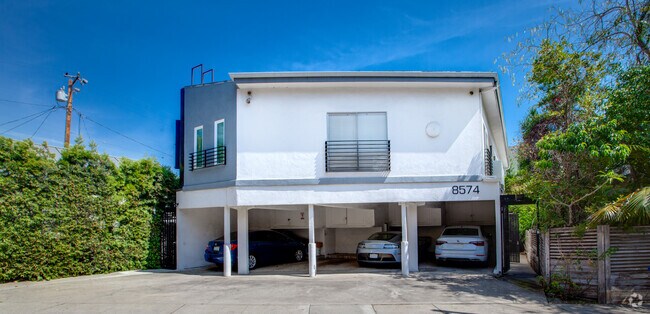 Building Photo - 8574 Rugby Dr