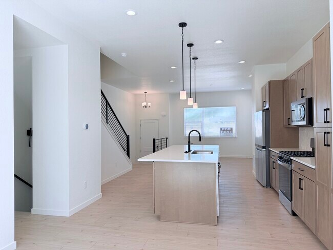 Foto del edificio - 4050 Ascend Grv