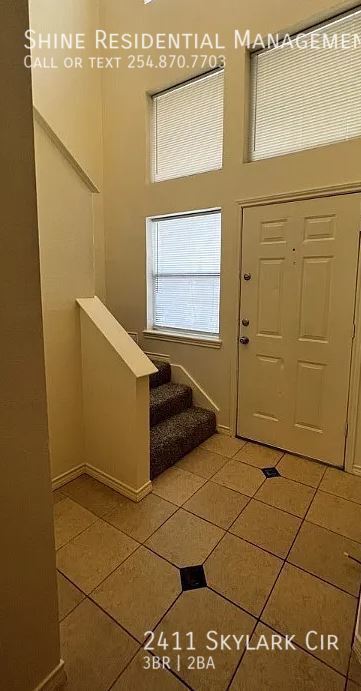 Foto del edificio - 2411 Skylark Cir