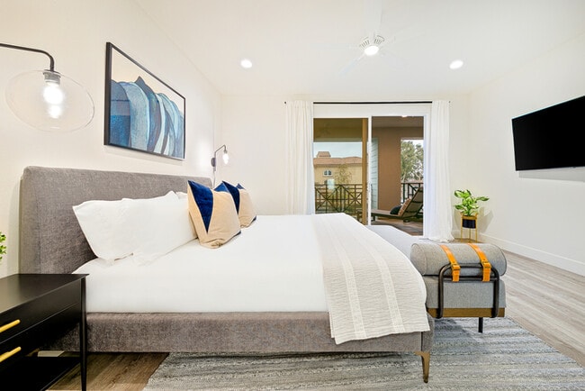 Building Photo - 343 Oak Ave