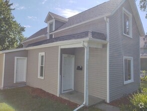 Building Photo - 1709 W 9th St